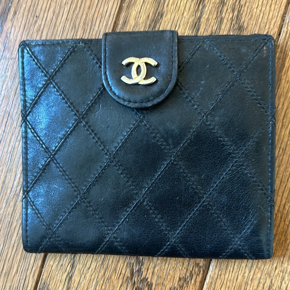 Chanel Matelasse Quilted Lambskin Compact Wallet - Picture 2 of 10